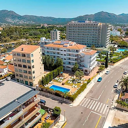 Bay Hotel
