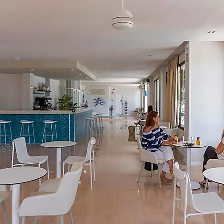 Bay Hotel 2*
