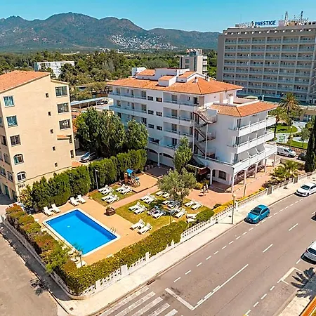 Bay Hotel 2*