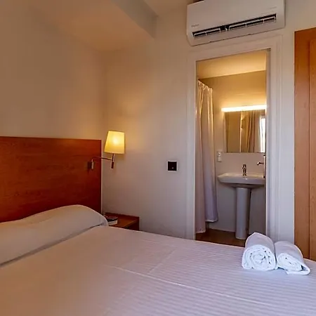 Bay Hotel 2*
